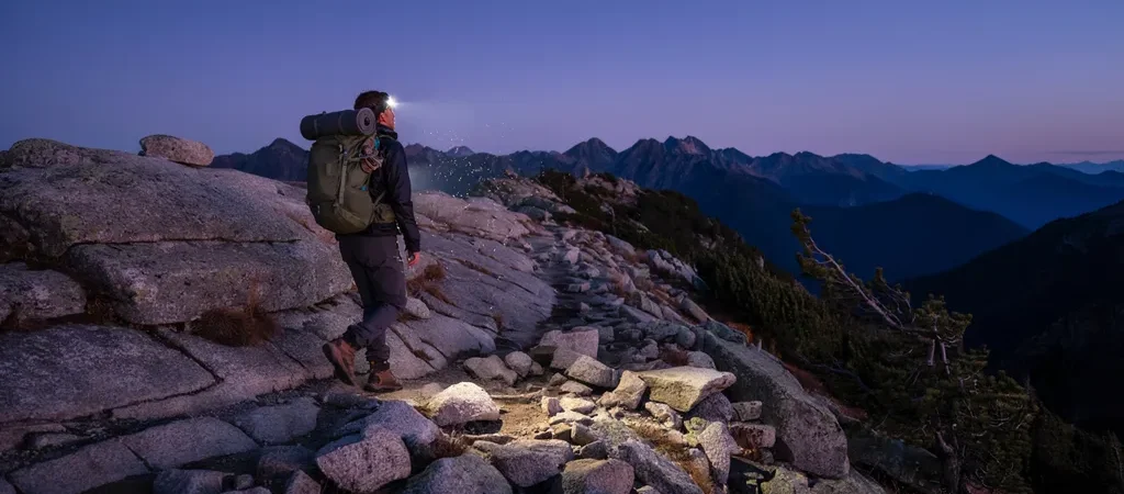 How to Choose a Headlamp: A Simple Buyer’s Guide for Camping and Hiking