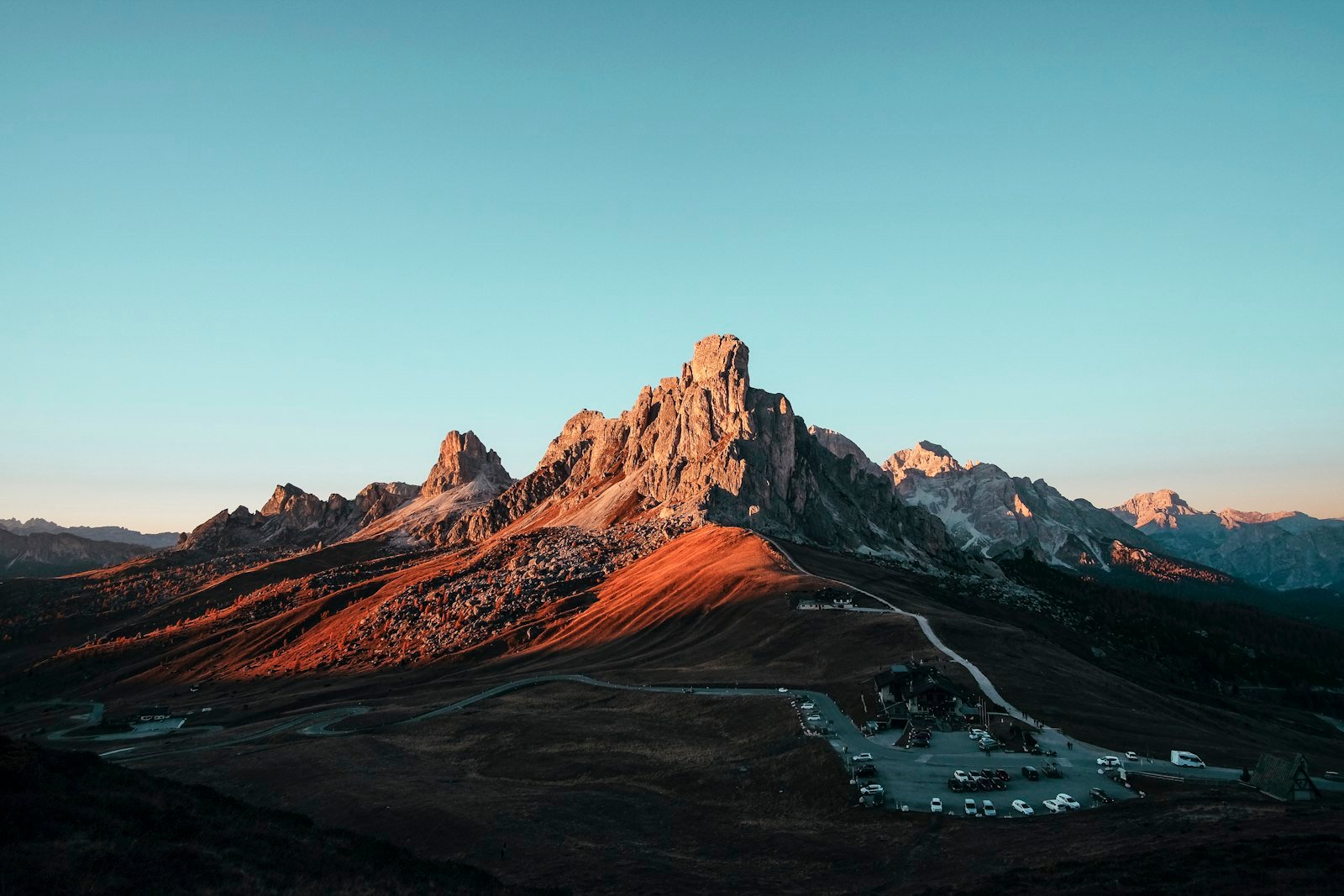 Zion National Park: The 5 Hikes Worth the Hype (and What to Pack)